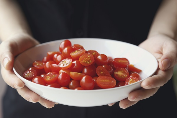 Tomatoes are packed with healthy fruit fiber. 