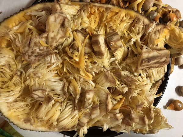 Jackfruit is hailed as a great vegan food because it looks and tastes like pulled pork.